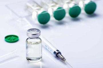 meningitis vaccines available in the uk and who needs them